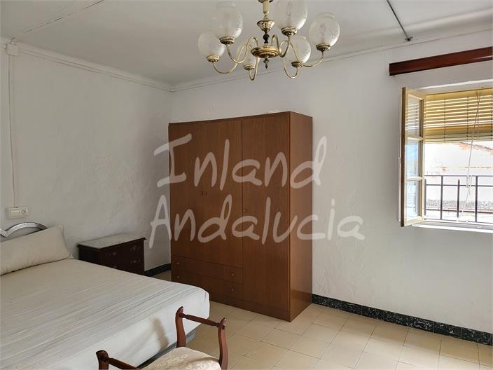 Image No.14-3 Bed House for sale