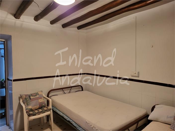 Image No.15-3 Bed House for sale