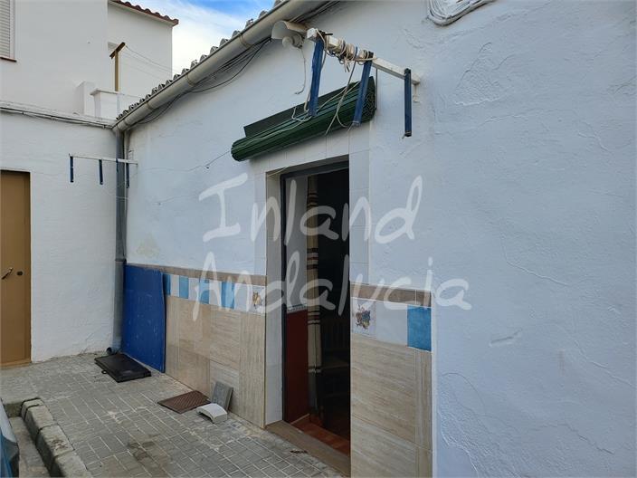 Image No.16-3 Bed House for sale