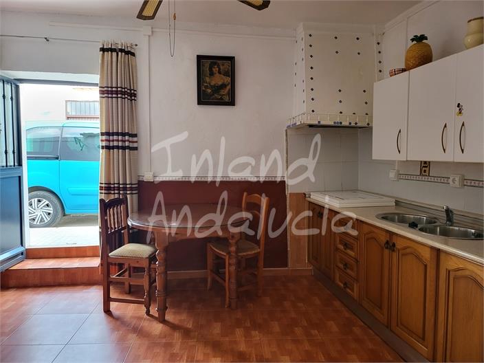 Image No.6-3 Bed House for sale