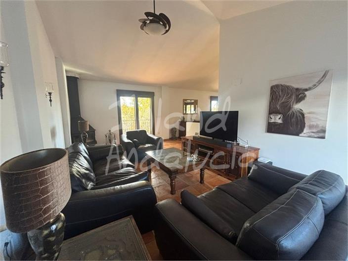 Image No.12-Ferme de 6 chambres à vendre à Mures