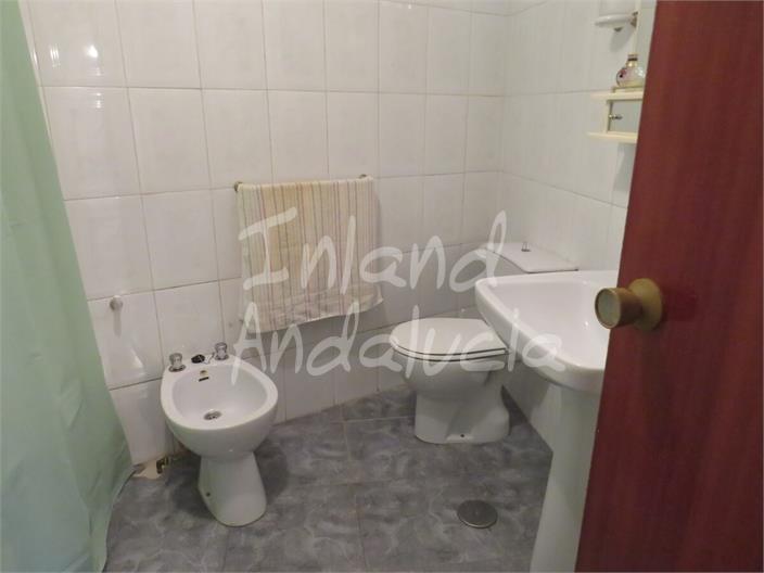 Image No.12-4 Bed House for sale