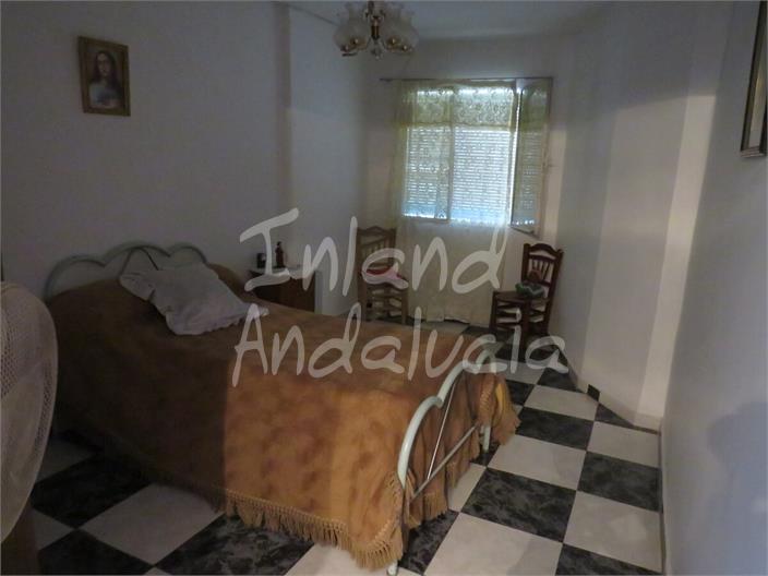 Image No.13-4 Bed House for sale