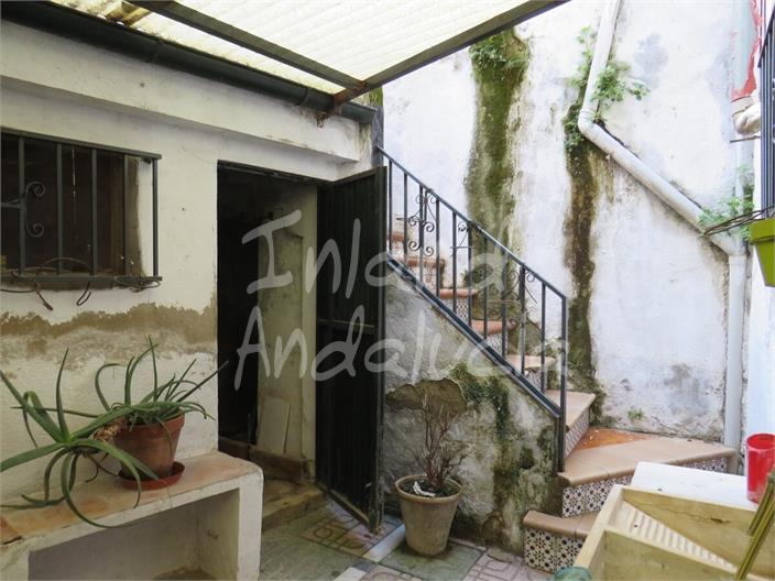 Image No.15-4 Bed House for sale