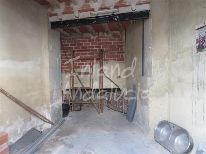 Image No.17-4 Bed House for sale