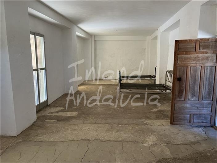 Image No.13-2 Bed House for sale