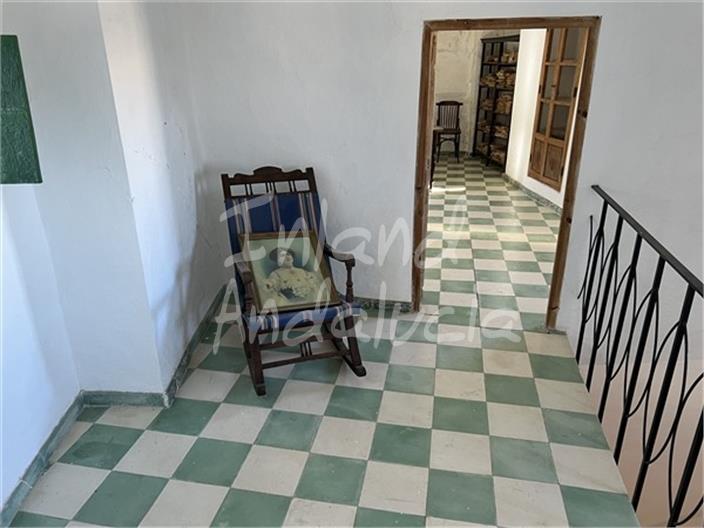 Image No.14-2 Bed House for sale