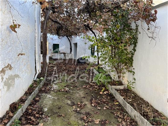 Image No.4-2 Bed House for sale