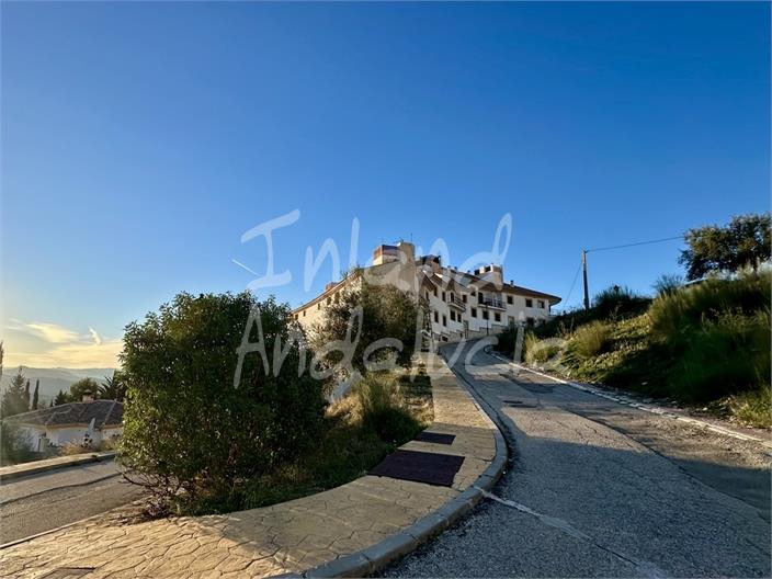 Image No.13-1 Bed Property for sale