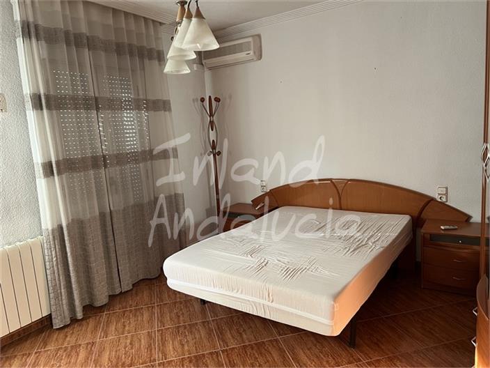 Image No.15-3 Bed House for sale