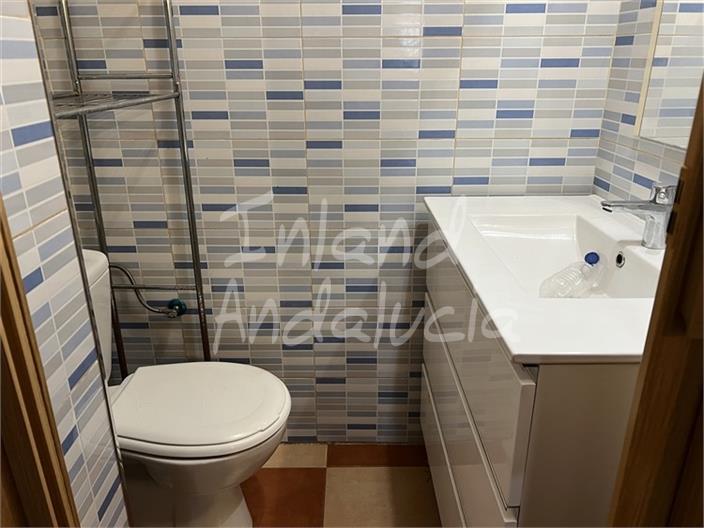 Image No.17-3 Bed House for sale