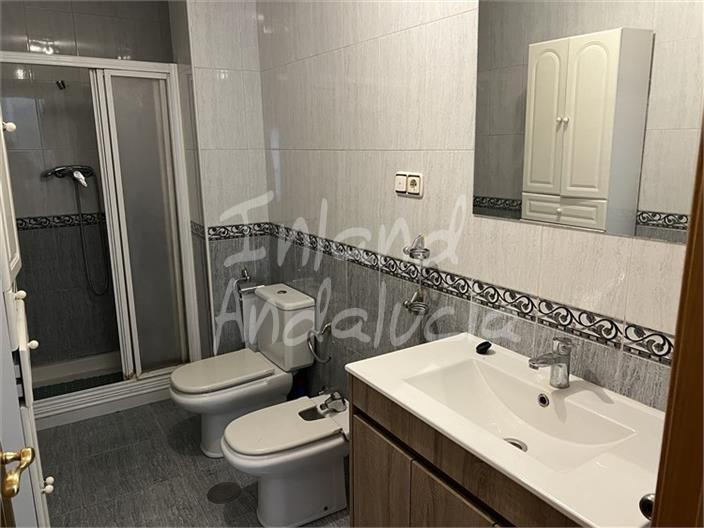 Image No.9-3 Bed House for sale