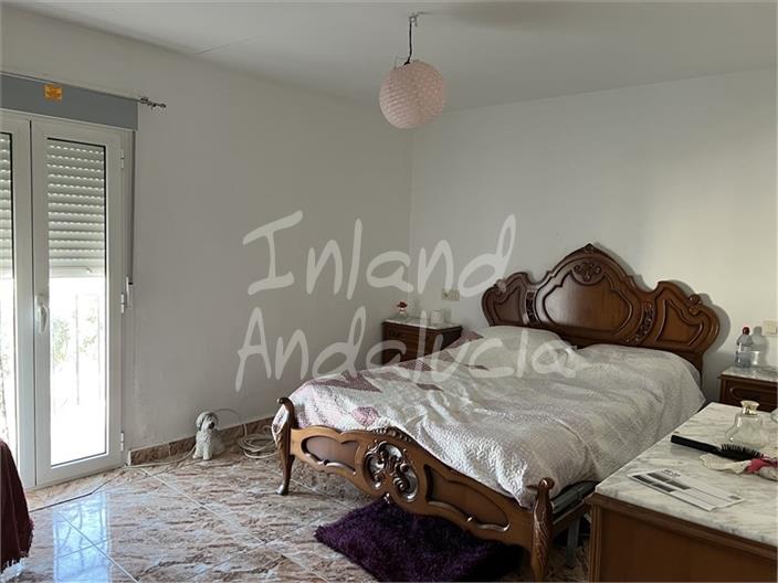 Image No.11-4 Bed House for sale