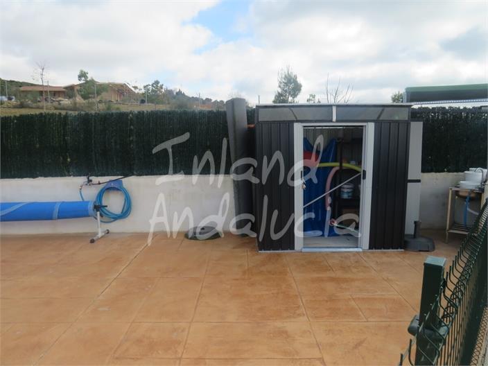 Image No.8-2 Bed House for sale