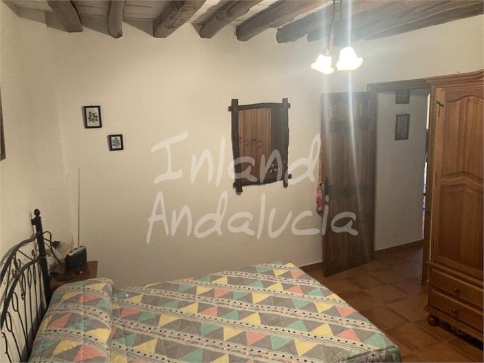 Image No.15-5 Bed House for sale