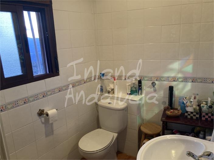 Image No.16-5 Bed House for sale