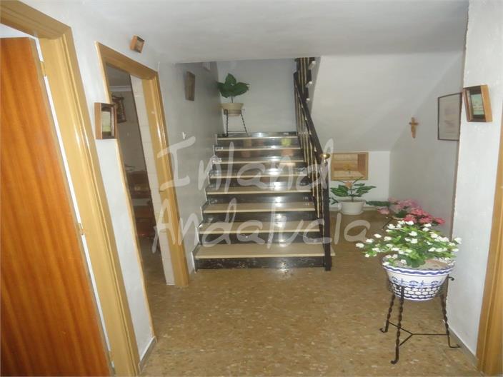 Image No.12-4 Bed Farmhouse for sale