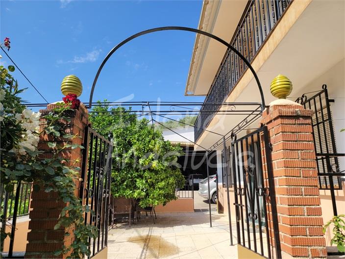 Image No.7-4 Bed Farmhouse for sale