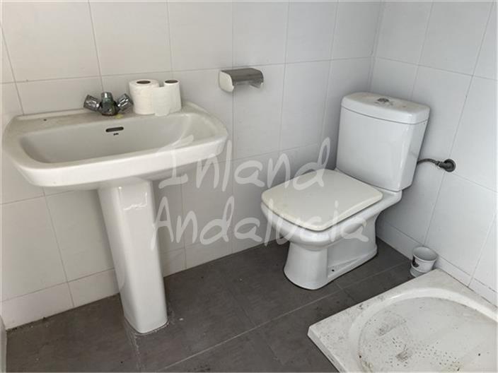 Image No.12-3 Bed House for sale