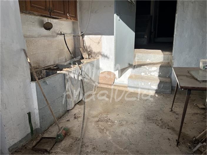 Image No.17-3 Bed House for sale