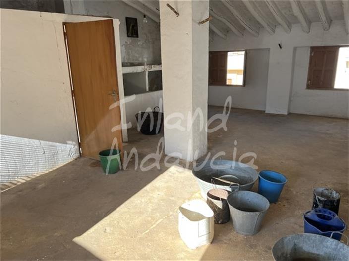 Image No.6-3 Bed House for sale