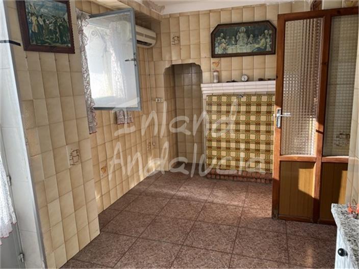 Image No.10-3 Bed House for sale