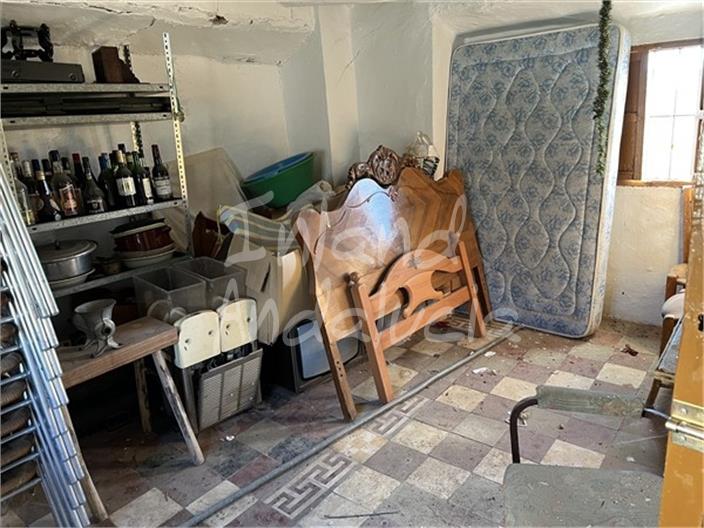 Image No.8-5 Bed Farmhouse for sale