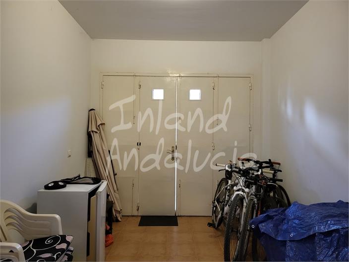 Image No.17-4 Bed House for sale