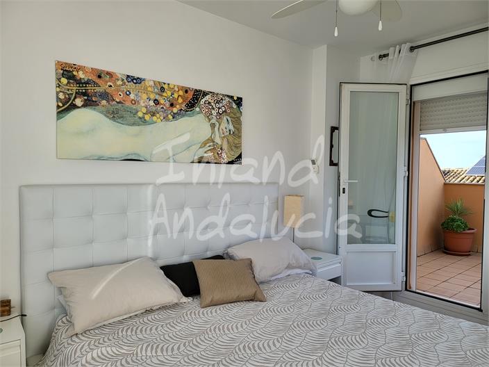 Image No.9-4 Bed House for sale