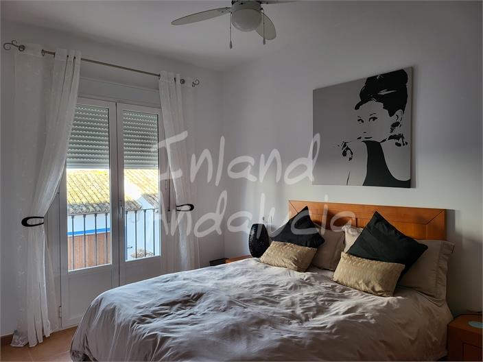 Image No.10-4 Bed House for sale