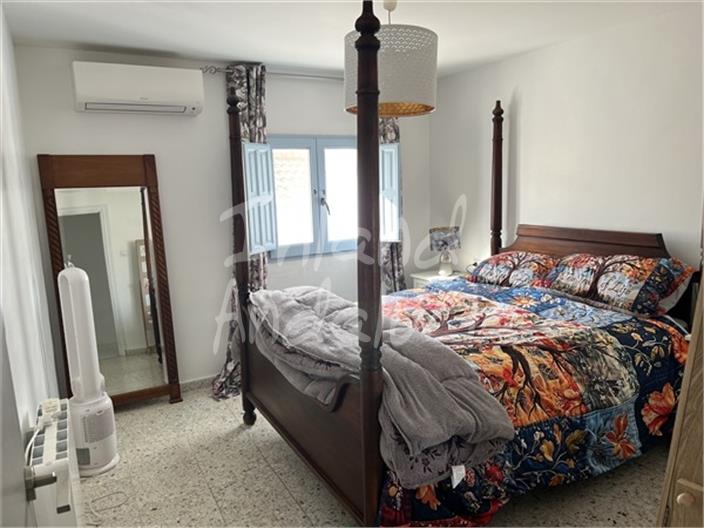 Image No.9-5 Bed House for sale