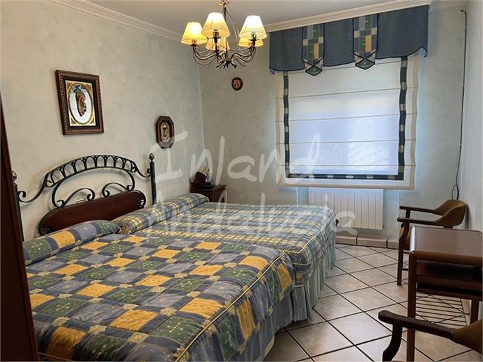 Image No.12-4 Bed House for sale