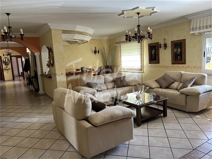 Image No.5-4 Bed House for sale