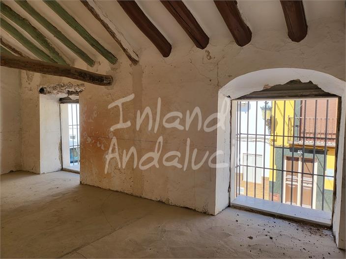 Image No.6-2 Bed House for sale