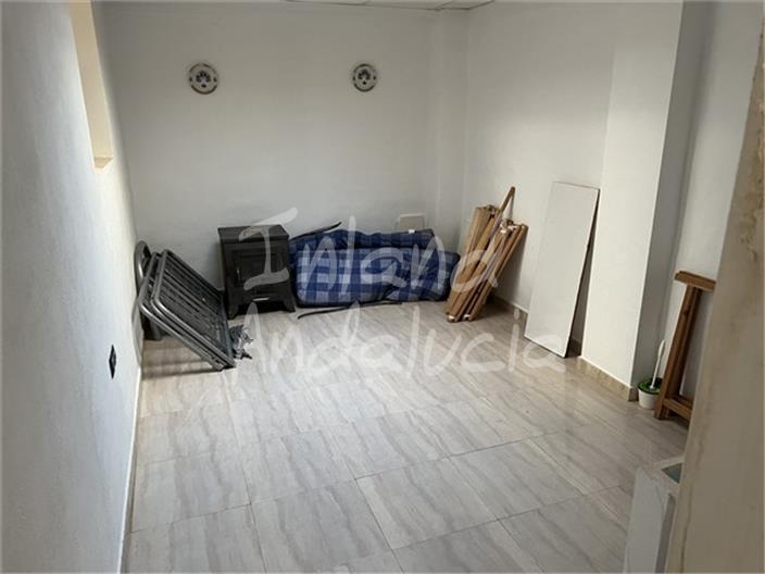 Image No.13-3 Bed House for sale