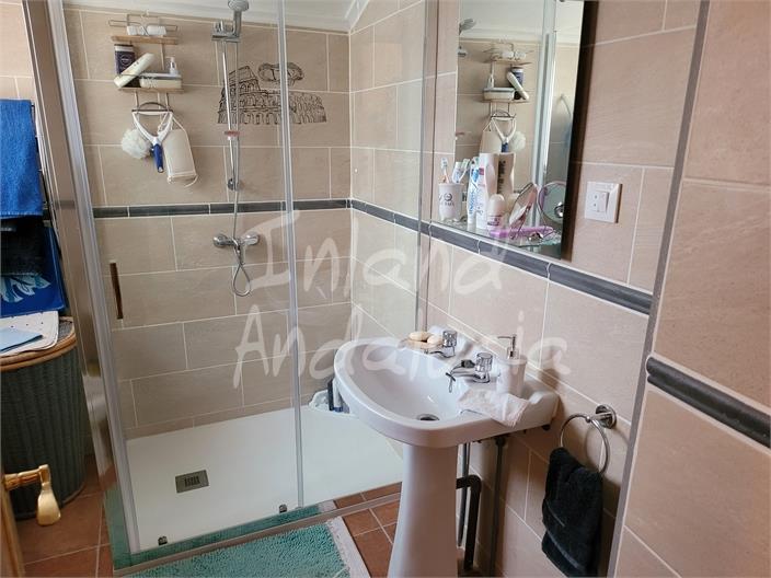 Image No.11-5 Bed House for sale