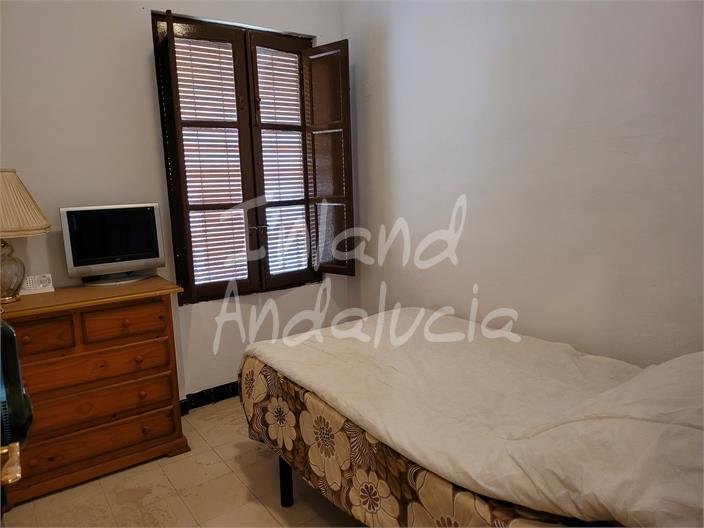 Image No.14-5 Bed House for sale