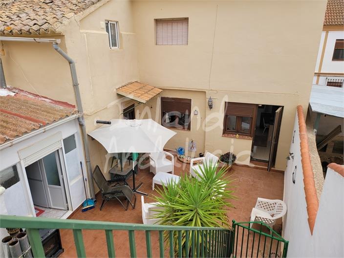 Image No.16-5 Bed House for sale