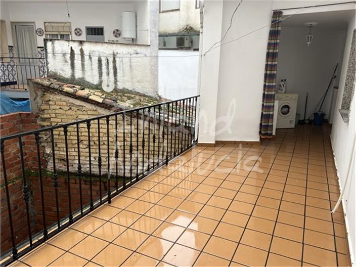 Image No.5-4 Bed Property for sale