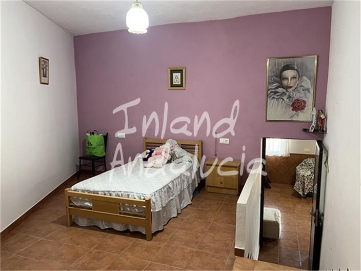 Image No.11-2 Bed Farmhouse for sale