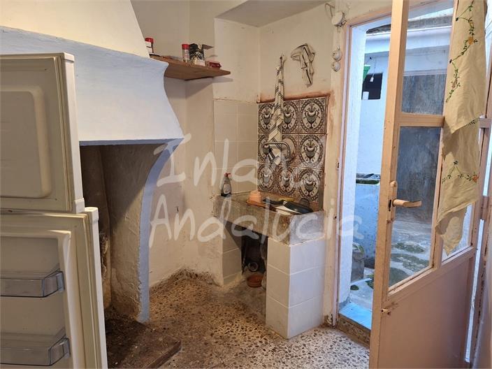 Image No.11-2 Bed House for sale