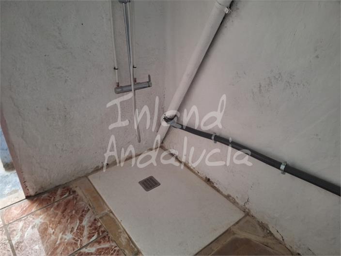 Image No.6-2 Bed House for sale