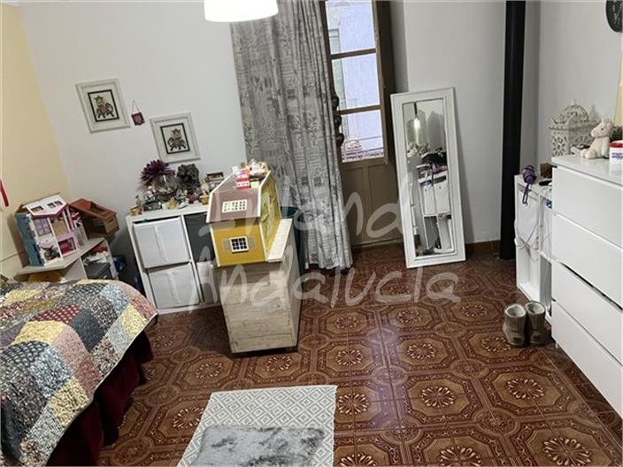 Image No.11-8 Bed House for sale