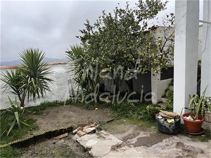 Image No.3-8 Bed House for sale