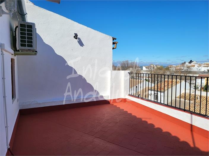 Image No.17-4 Bed House for sale