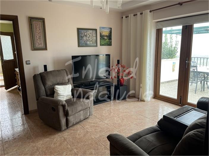 Image No.16-6 Bed House for sale