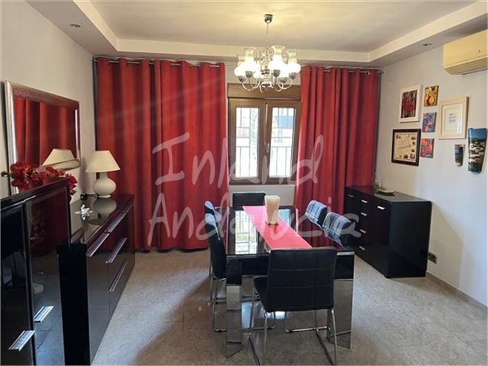 Image No.5-6 Bed House for sale