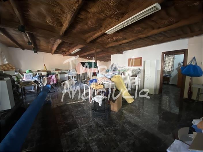 Image No.16-4 Bed Commercial for sale