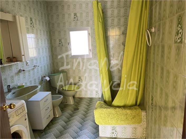 Image No.13-5 Bed House for sale