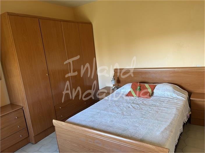 Image No.7-5 Bed House for sale